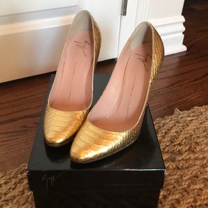 Giuseppe Zanotti Design Gold Heel